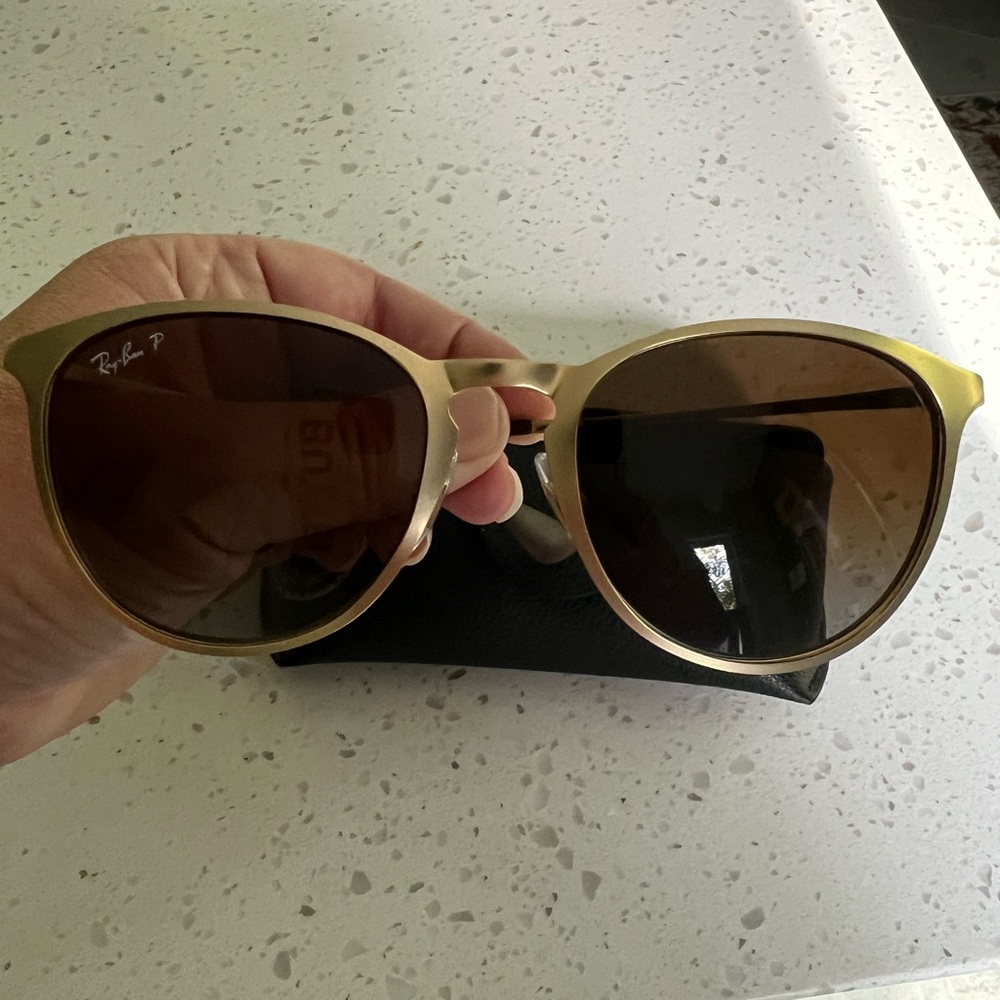 Ray-Ban polarized Gold Frame Sunglasses with Brown Lenses